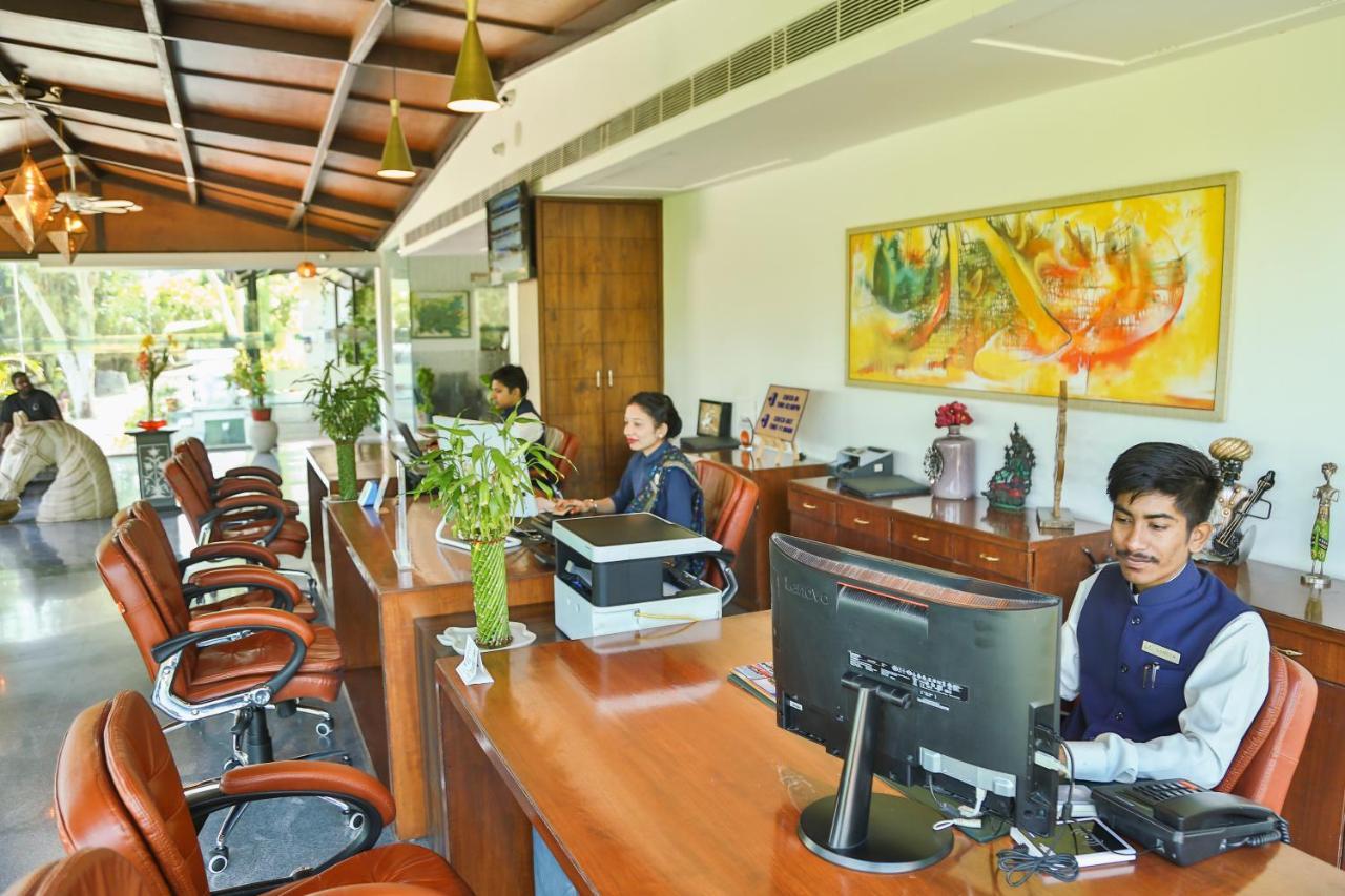 Bamboo Saa Resort & Spa - אודייפור מראה חיצוני תמונה